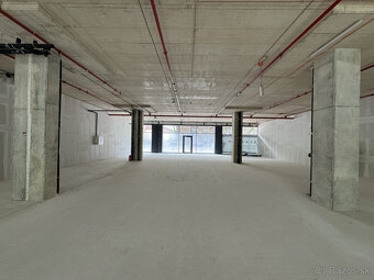 Prenájom obchodného priestoru 333 m² v skvelej lokalite v ce - 2