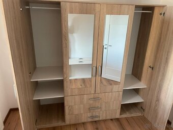 Šatníková skriňa VELLERUP 200x200 - 2