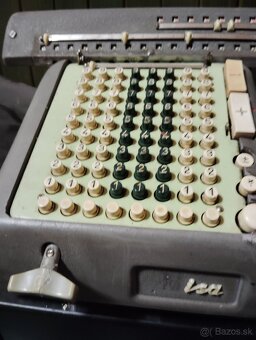 Retro kalkulačka Isa - 2