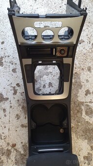 Passat B6 stredovy panel - 2