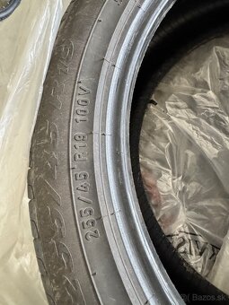 255/45 R19 100V - 2