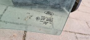 Ford focus sklo zadne mk1 - 2