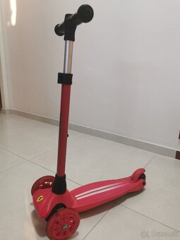 Detská kolobežka Ferrari - 2
