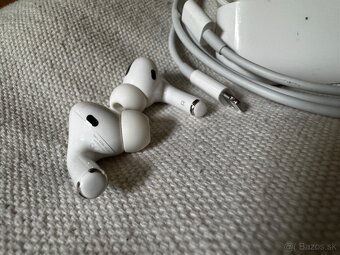 Apple AirPods Pro 1 s MagSafe s bezdrôt. nabíjacím puzdrom - 2