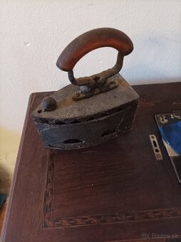 Žehlička na uhlie - 2