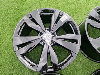 Alu disky Volkswagen R20 5x112 čierne - 2