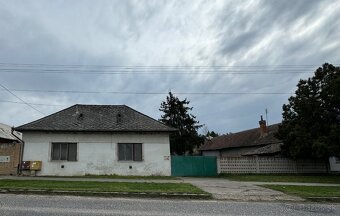 Rodinný dom s pozemkami o výmere 3755 m² ideálny na výstavbu - 2