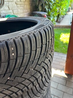 Pirelli Cinturato All Season SF2 225/40 R18 92Y - 2