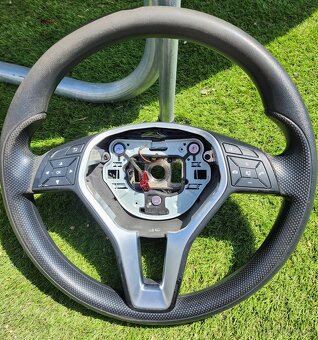 Volant Mercedes B180 - 2