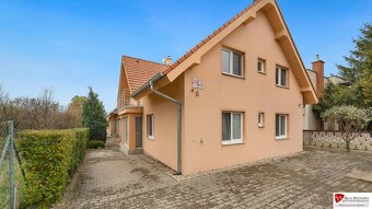 REB.sk ponúka na predaj moderný 11 izb. dvojdom na 1128 m2 p - 2