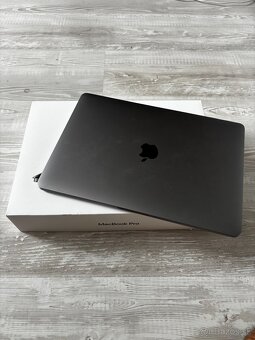 MacBook Pro (13-palcový, 2017) 256 GB - 2