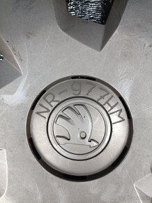 Puklica Skoda R15 - 2