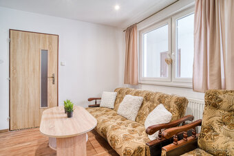 Na predaj 4-izbový rodinný dom v obci Zeleneč - 2