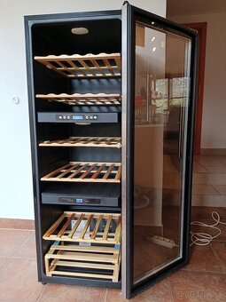 Vinotéka Hoover HWC 2536 - 2