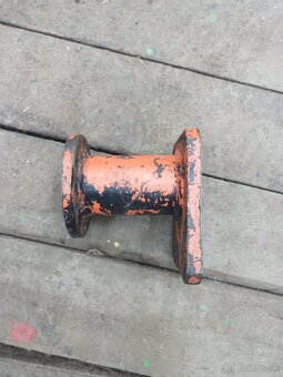 Priruba na hydraulické čerpadlo - 2