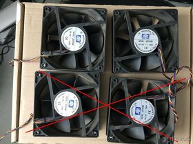 2x 12cm výkonné ventilátory 12V - 2