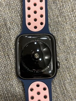 Apple Watch SE 44 mm - 2