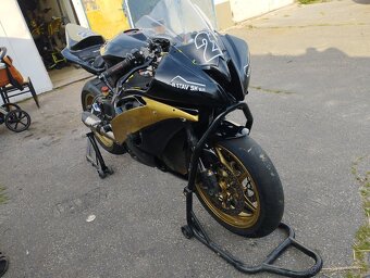 YAMAHA R6 - 2