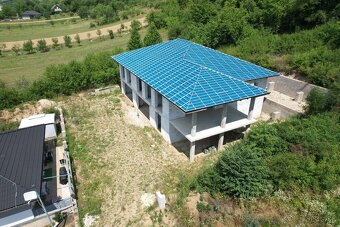 Na predaj exkluzívna, rozmerná vila v obci Mikušovce pri Ila - 2