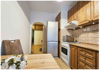 REKONŠTRUKCIA / 3i byt BB / RADVAŇ / 64 m2 / LOGGIA - 2