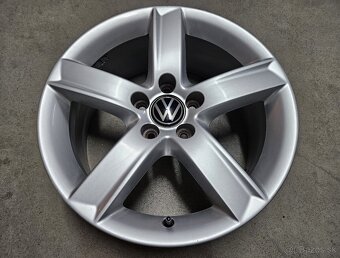 17" Volkswagen - 2