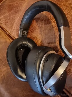 Sony MDR-HW700DS - 2