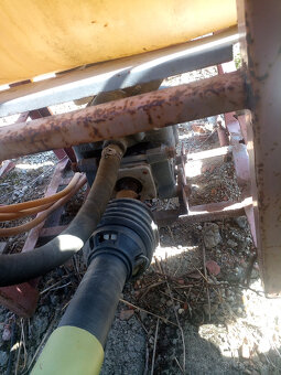 Predám nesený postrekovač 400L záber 10m - 2