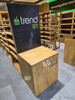 NOVÁ CENA - Drevené regále - obchod - 2