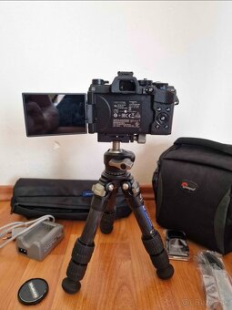 Fotoaparát Olympus OM-D E-M5 Mark Ill + objektív a statív - 2