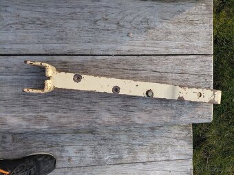 Nosic velkeho zavazia. - 2