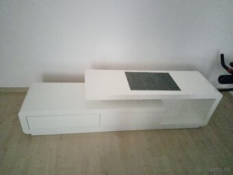 Komoda pod televízor - 2