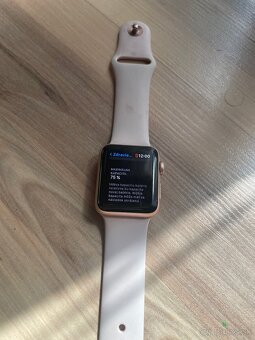 Apple Watch Series 3 – 38mm, zlatoružové - 2