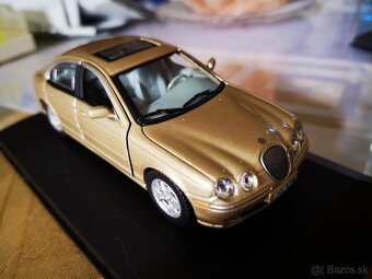 Predám zberateľský model autíčka Jaguar S-Type, 1:43 - 2