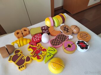 Drevené potraviny na krájanie Eco Toys - 23 ks - 2