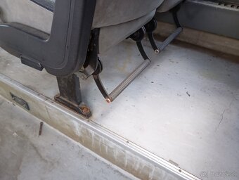 Sedačky z dvoch autobusov - 2