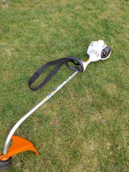 Krovinorez / vyzinač značky STIHL - 2