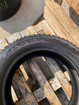 Celoročné Pneumatiky Goodyear 215/60R17 - 2