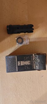 AR-15: JP charging handle, King Comp, tlmič plameňa – nové - 2