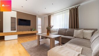 Na predaj 3-izbový byt s veľkým balkónom v žiadanej lokalite - 2