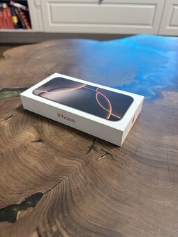 iPhone 16 Pro 256GB Desert Titanium - 2