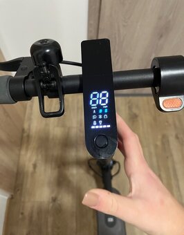 Elektrická kolobežka Xiaomi Essential - 2