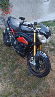 Triumph speed triple 1050 r 2014 - 2