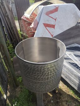 Nerezová nádoba - 2