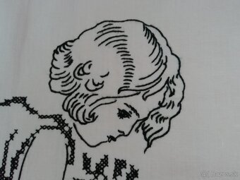 STAROŽITNÉ VYŠÍVANÉ NÁSTENKY - 2