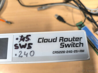 Predam 2 kusy Switch MikroTik CRS226-24G-2S+RM - 2