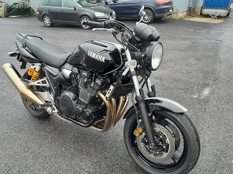 YAMAHA  XJR1300 - 2