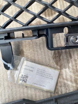 Jaguar XF diely na predny naraznik - 2