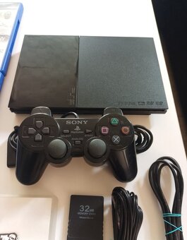 Predám - Hernú konzolu Sony PlayStation 2 Slim s hrami. - 2