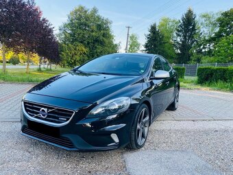 Volvo V40 D4 R-Design - 2