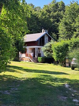 Predáme krásnu chatu a veľkým pozemkom 889m2 Jelenec - 2